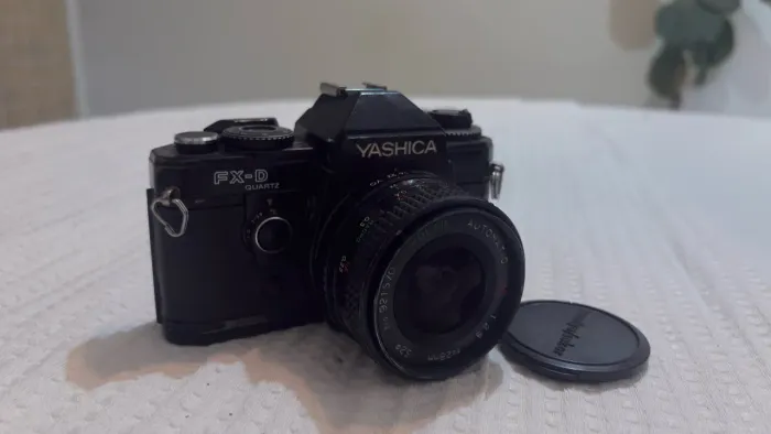 Câmera analógica Yashica FX D