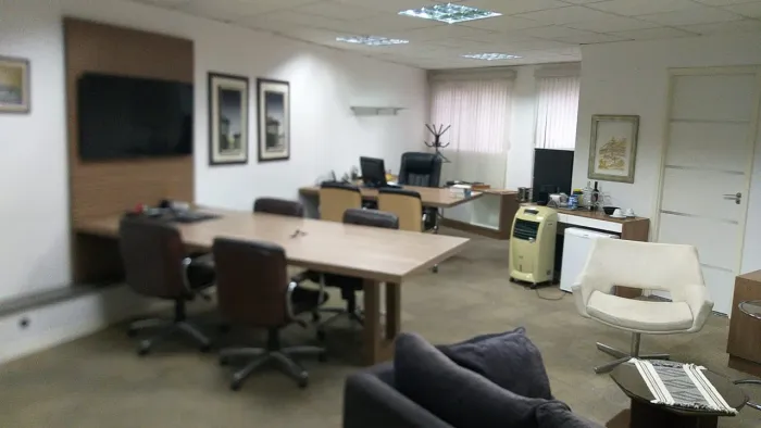 Prédio Comercial 1000m2,Recepção, Subsolo com 7 Garagens, 12 Salas, Moveis Planejados, Ar 