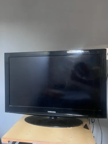 Vendo Tv Samsung 35 polegadas