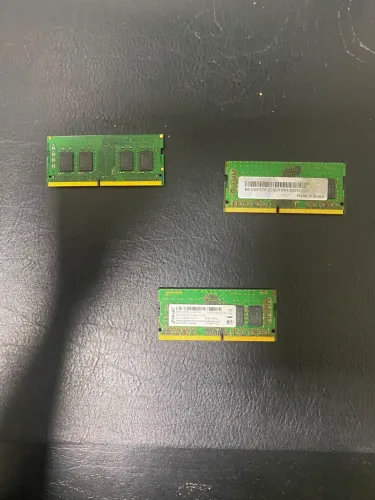 3 pentes de memória ram ddr4 8gb