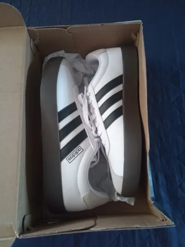 Tênis Adidas