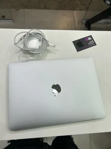 MacBook Pro 2017 8gb ram 256gb ssd 300 ciclos.  Ótimo estado 