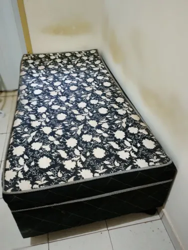 Cama box usada