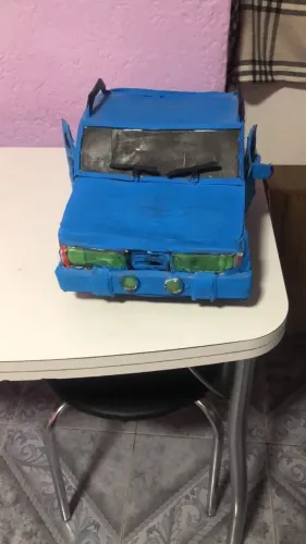 Miniatura Automotiva Artesanal Feita à Mão