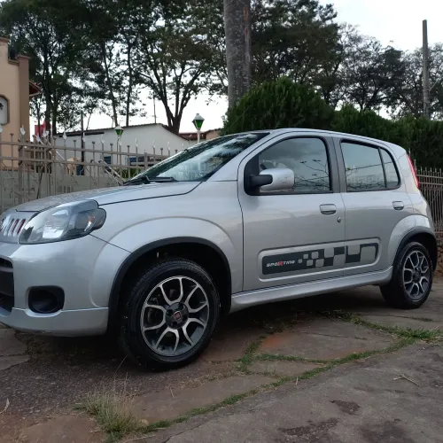 Fiat Uno Sporting 1.4 EVO Fire Flex 8V 4P 2012