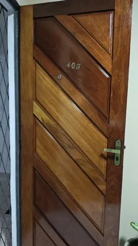 Porta em madeira jatobá 