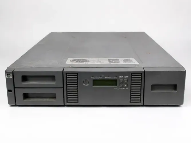 HP MSL2024 Tape Library LTO-4 Fibre Channel 24 Slots - Testada