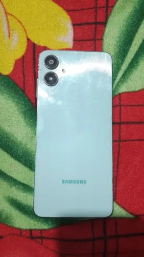 Vende-se celular A06 128GB 500 reais se tiver interesse fale comigo zap: *52