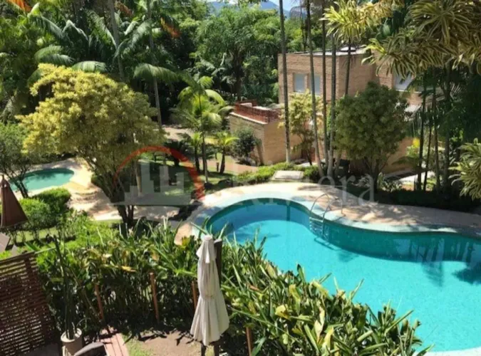 Casa a Venda em Maresias, Condominio Frente ao Mar com Escritura Definitiva em São Sebasti
