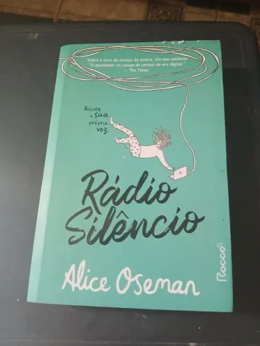 Rádio Silêncio. LIVRO. Alice Osman.