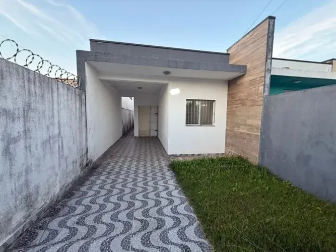 LC Vendo casa com garagem no São Pedro.