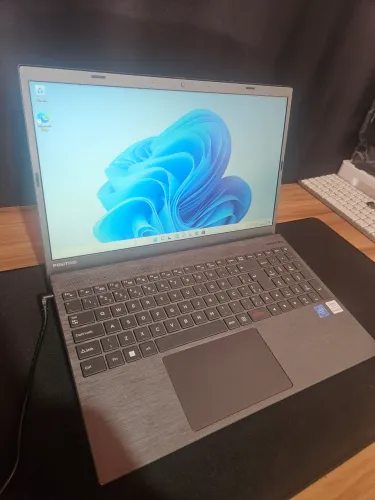 Notebook Quad-core 4gb ssd 128gb Tela grande Barato pra hoje