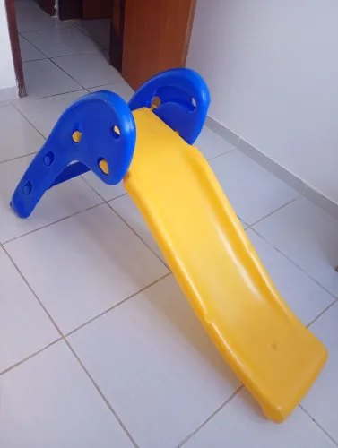 Escorrego infantil 