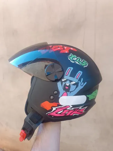Capacete aberto 
