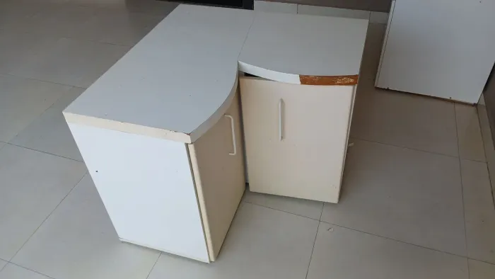 Vendo armário de canto