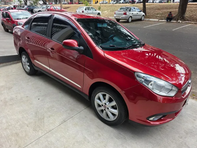 Fiat Grand Siena Attrac. 1.4 EVO F.flex 8V 2013