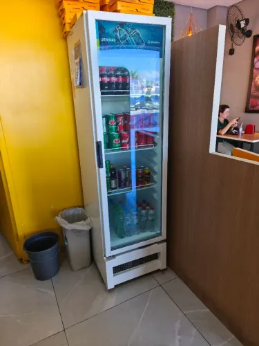 Geladeira Expositora Vertical Metalfrio - Porta de Vidro