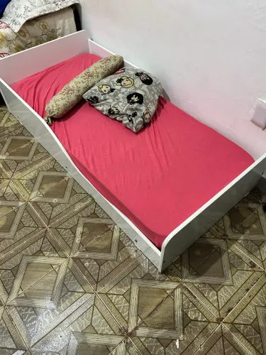 Cama montessorina com colchão 