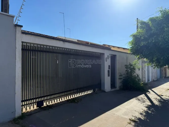 Venda de Casas / Padrão na cidade de Araraquara