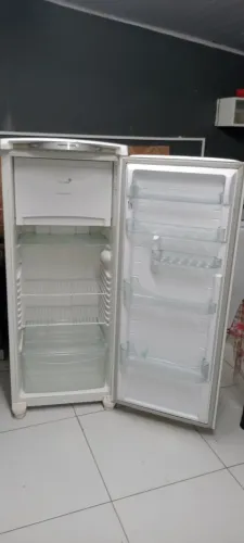 Vem vende uma geladeira Fros free