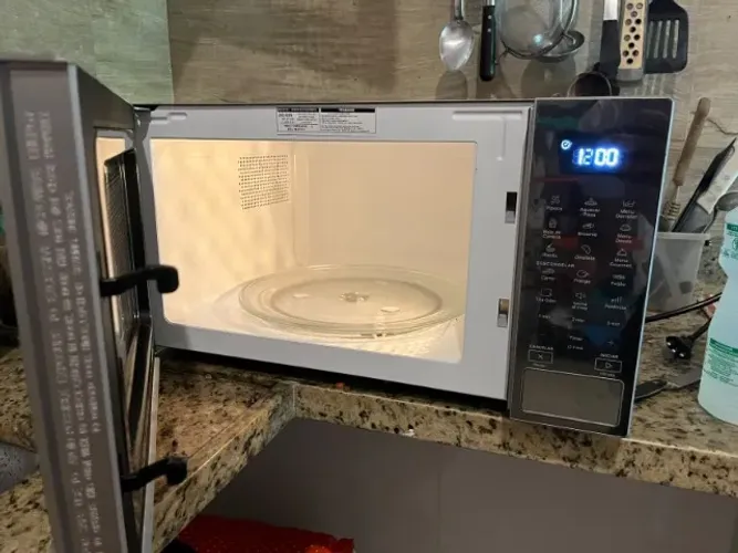 MICROONDAS BRASTEMP 32L CINZA COM MENU GOURMET