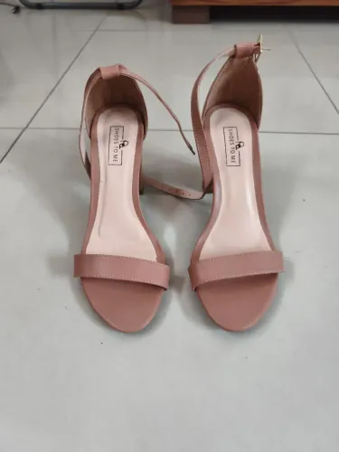 Vendo salto alto novo