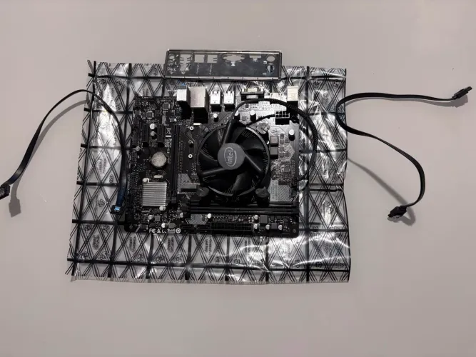  i3-10105F + Placa Mãe H410 MH S2 (Biostar)