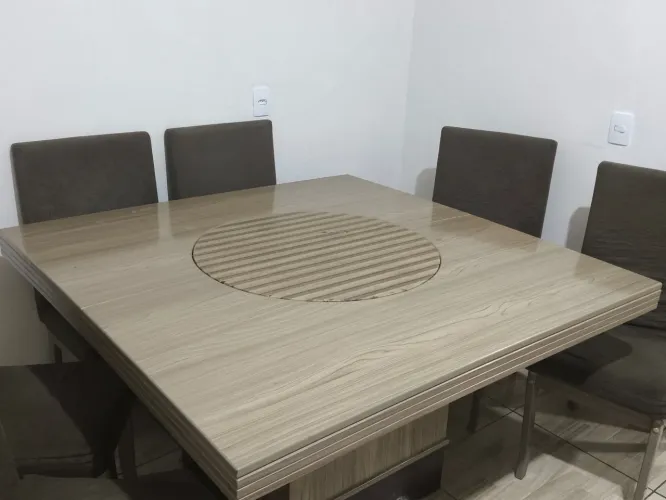 Mesa com cadeiras