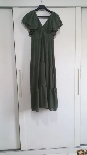 Vendo vestido verde  longo usado uma vez