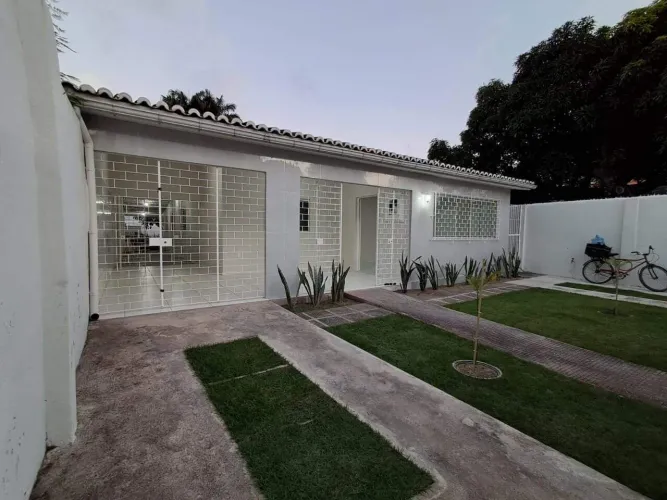Casa toda Reformada em Recife, Bairro Cordeiro 450 m² de área interna