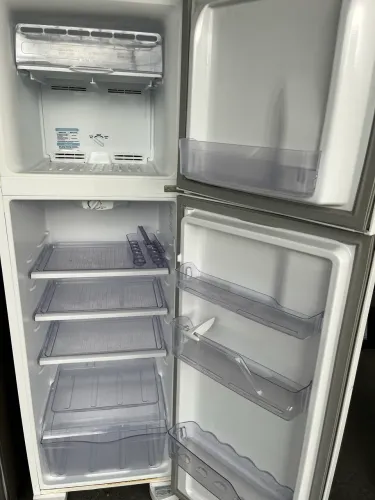 Geladeira Electrolux duplex frostfree