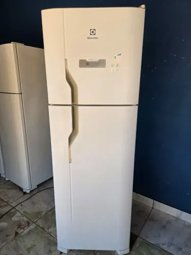 Vendo geladeira Electrolux 
