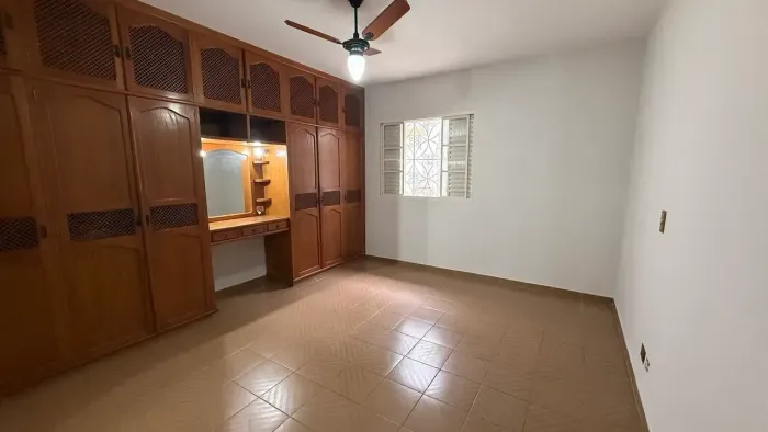 Oportunidade 5 suítes 2 salas, cozinha, edícula 6 vagas de garagem