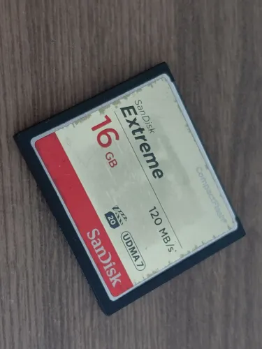 Cartão de memória CF sandisk 16 gb