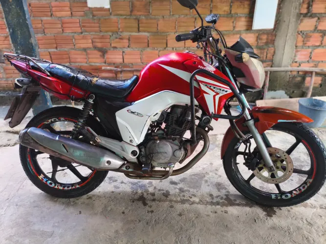TITAN 150    