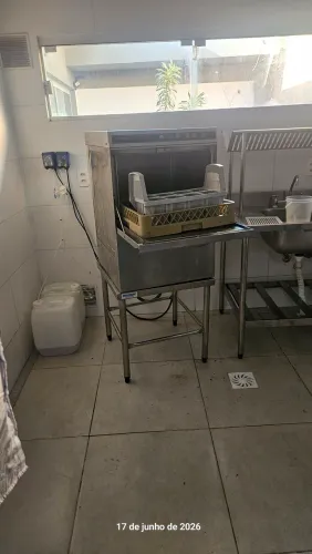 Maquina de lavar louça profissional