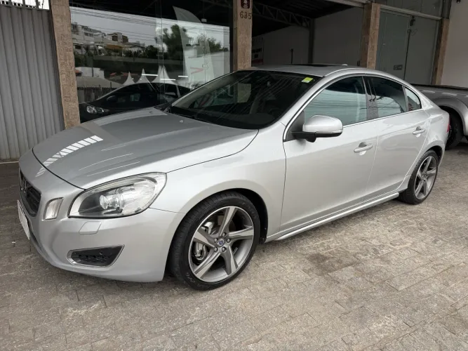Volvo S60 T-6 3.0 304cv AWD 4P 2011