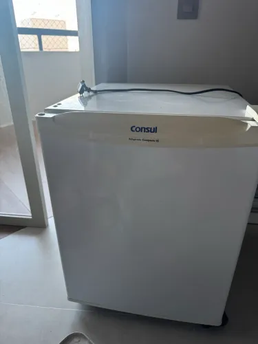 Frigobar Consul 76L - Excelente Estado - Gelando Perfeitamente