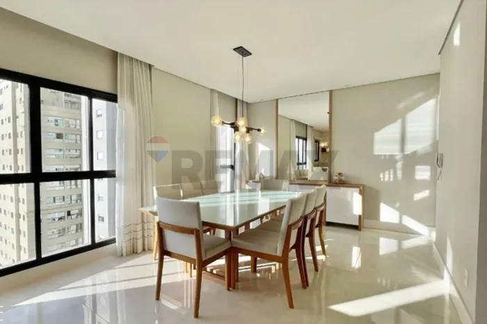 Apartamento Mobiliado de Alto Padrão com 4 quartos e 4 Vagas no Centro de Balneário Cambor