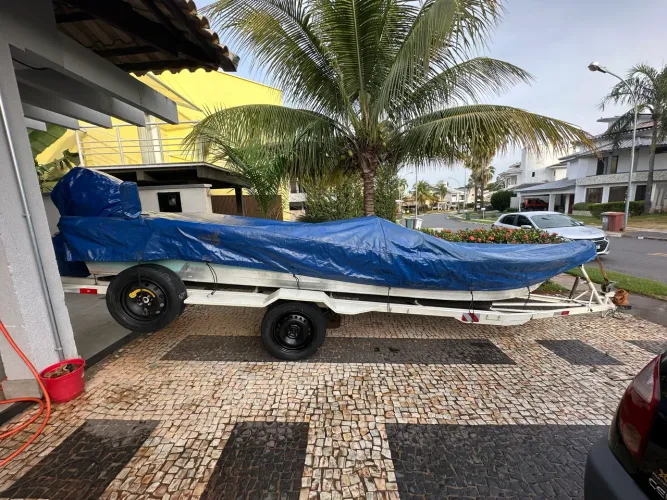 Lancha 6m com motor yamaha 40