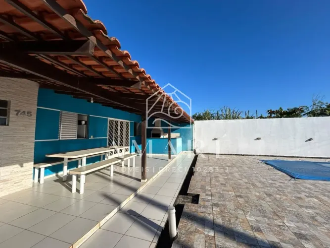 Casa com 03 quartos e piscina 500 metros do Mar à Venda na Praia do Ervino São Francisco
