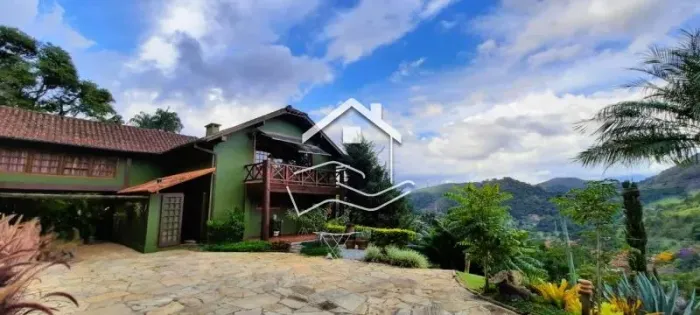 Casa- Petrópolis, Araras