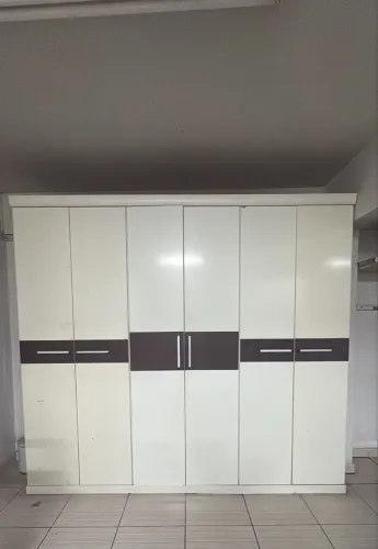 Guarda roupa 6 portas branco