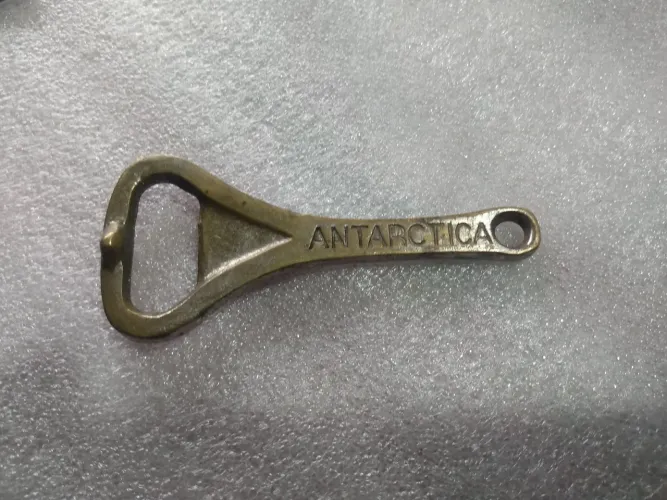 Abridor de Garrafas Antigo Antarctica