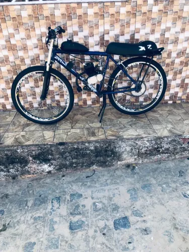 Motorizada toda boa sem nenhum defeito troco em Cinquentinha
