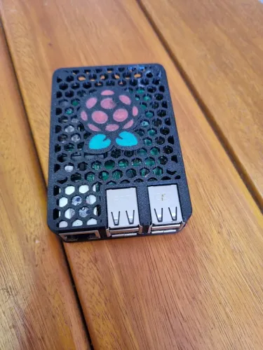 Kit Raspberry Pi 3 Model B + SSD Externo 500GB + Case + Wi-Fi
