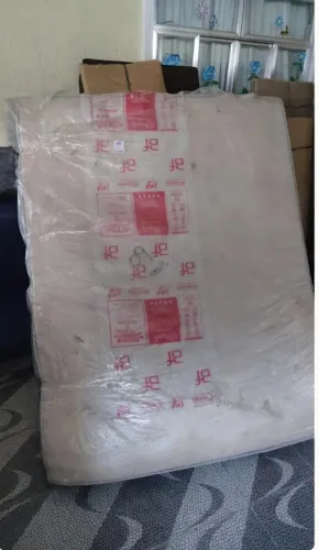 Cama Box Queen usado( sem frente ) com 2 bases e 12 pes