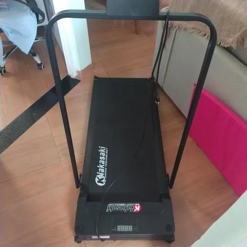 Vende-se esteira elétrica
