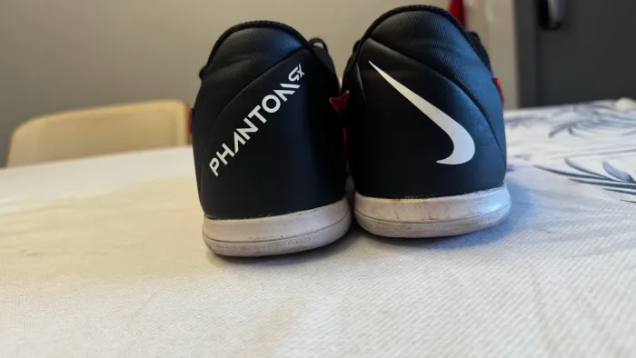 Chuteira Nike Phantom Futsal