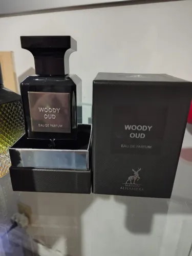 Perfume Woody Oud de Maison Alhambra eau de parfum 80ml